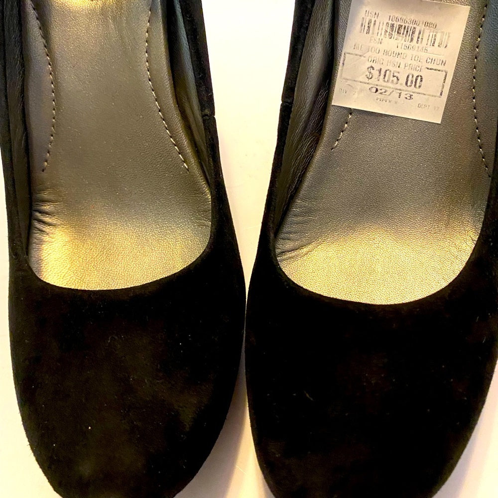 Me Too black suede/leather pumps